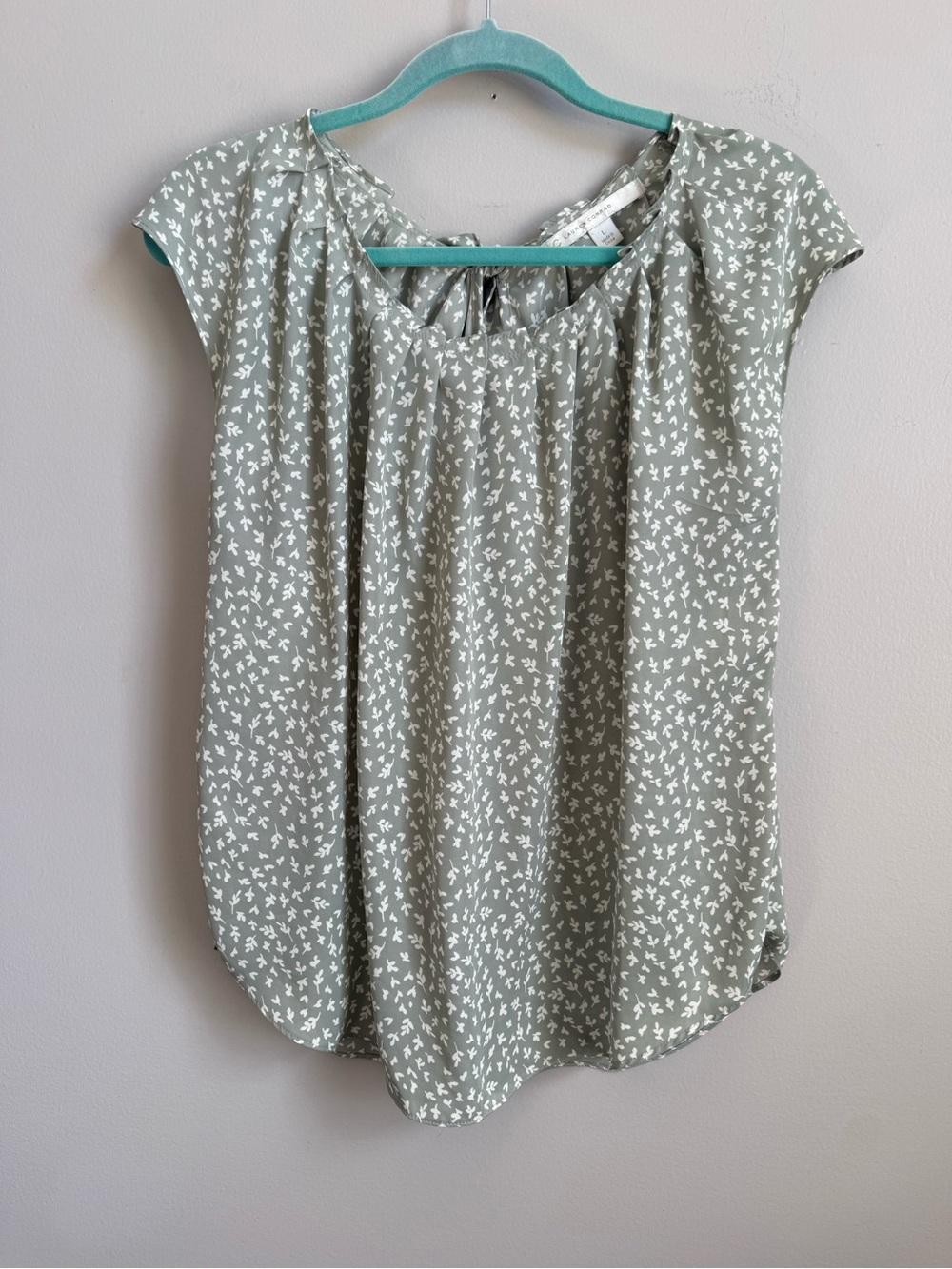 LC Lauren Conrad Sage Green Cap-Sleeve Blouse with White Floral Print